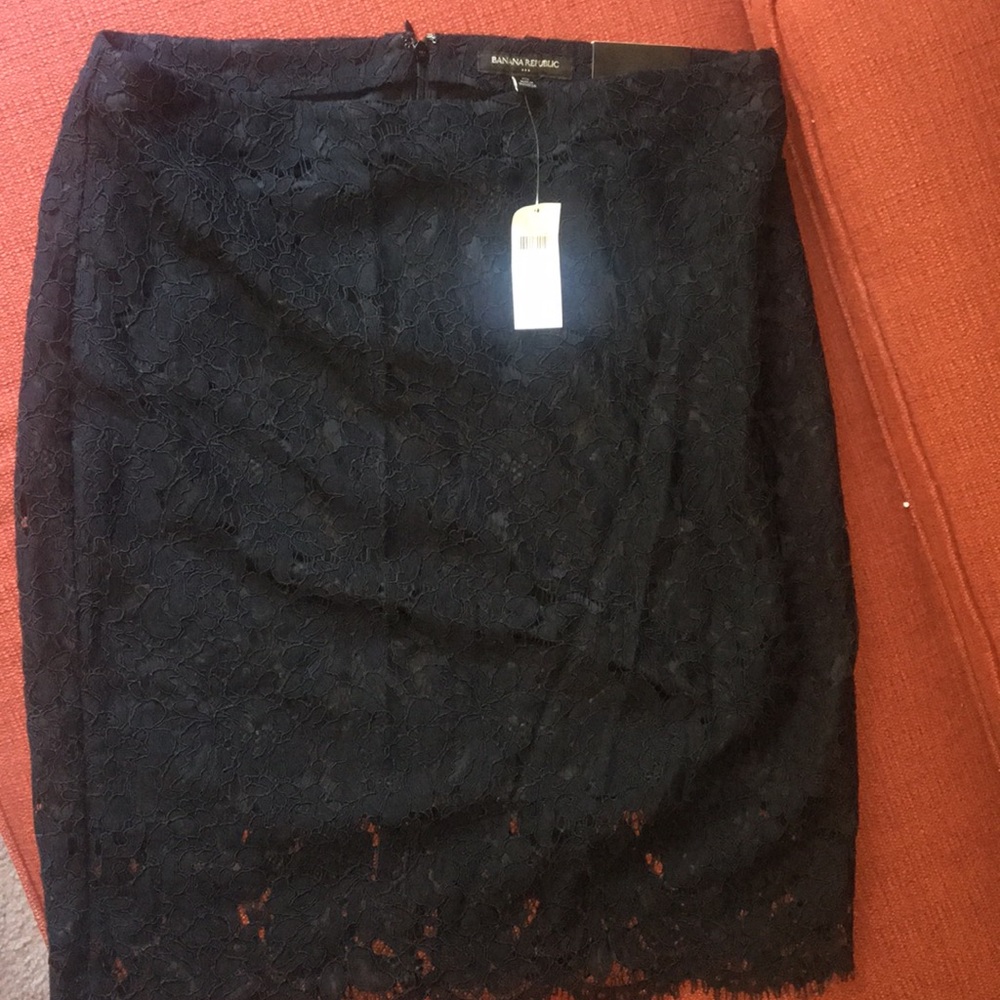 BNWT Banana Republic black lace skirt.